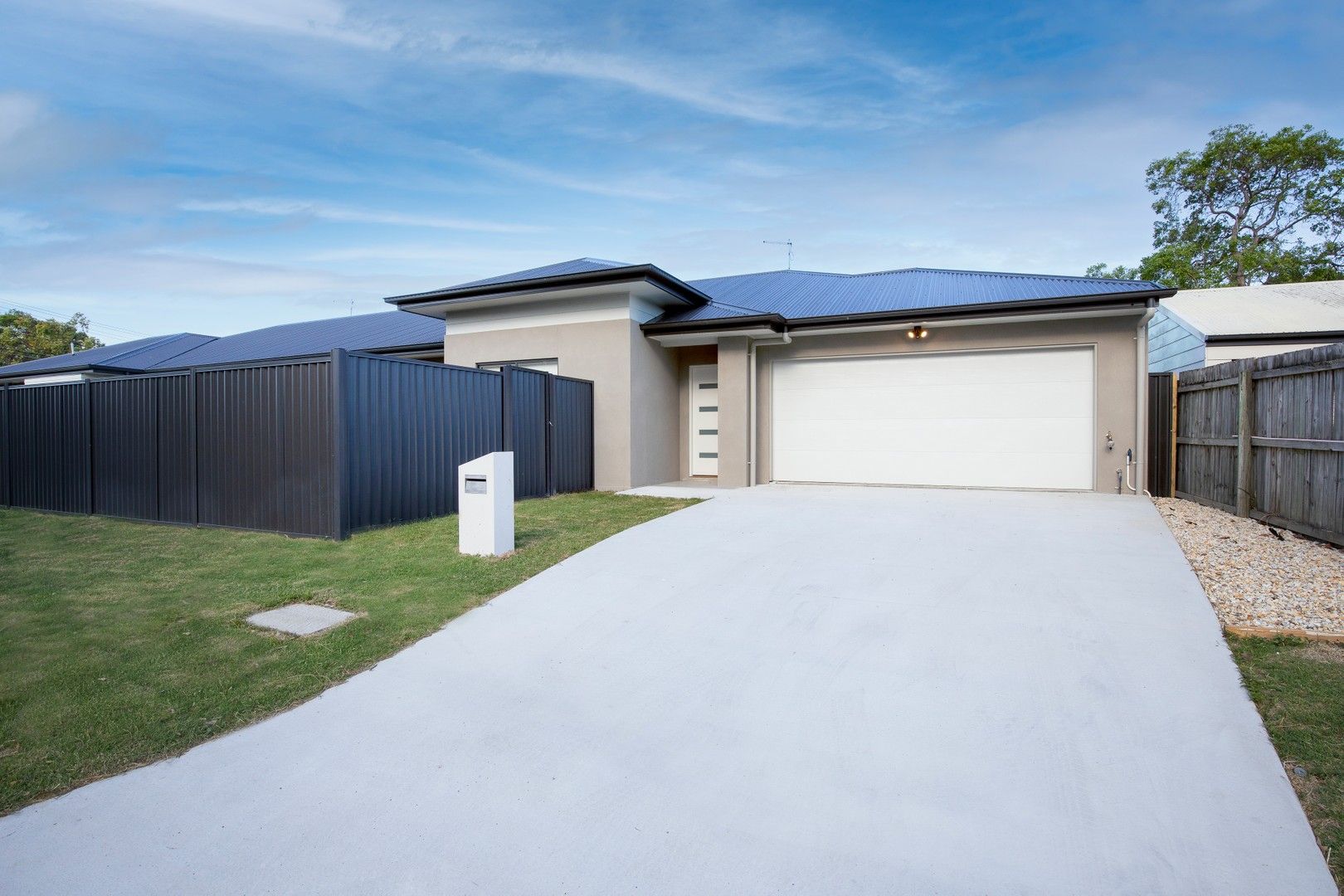 4 bedrooms Semi-Detached in 2/3 Marbella Street SLACKS CREEK QLD, 4127