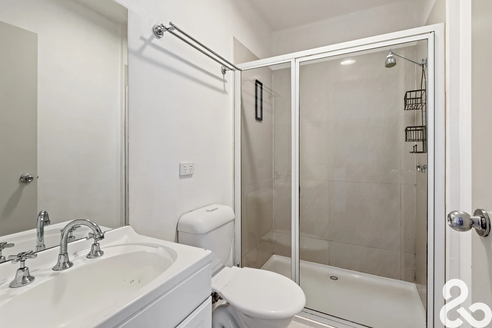 Additional image 7 of 2/949 Plenty Road, Kingsbury VIC 3083