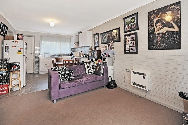 4/10 Simpson Street, Black Hill VIC 3350, Image 2