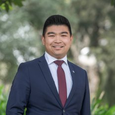 Jayden Hong, Property manager