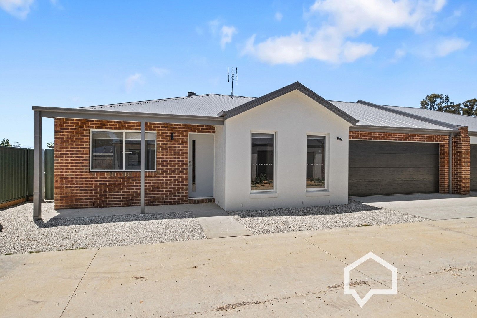 3 bedrooms House in 3/2a Triplett Avenue ASCOT VIC, 3551