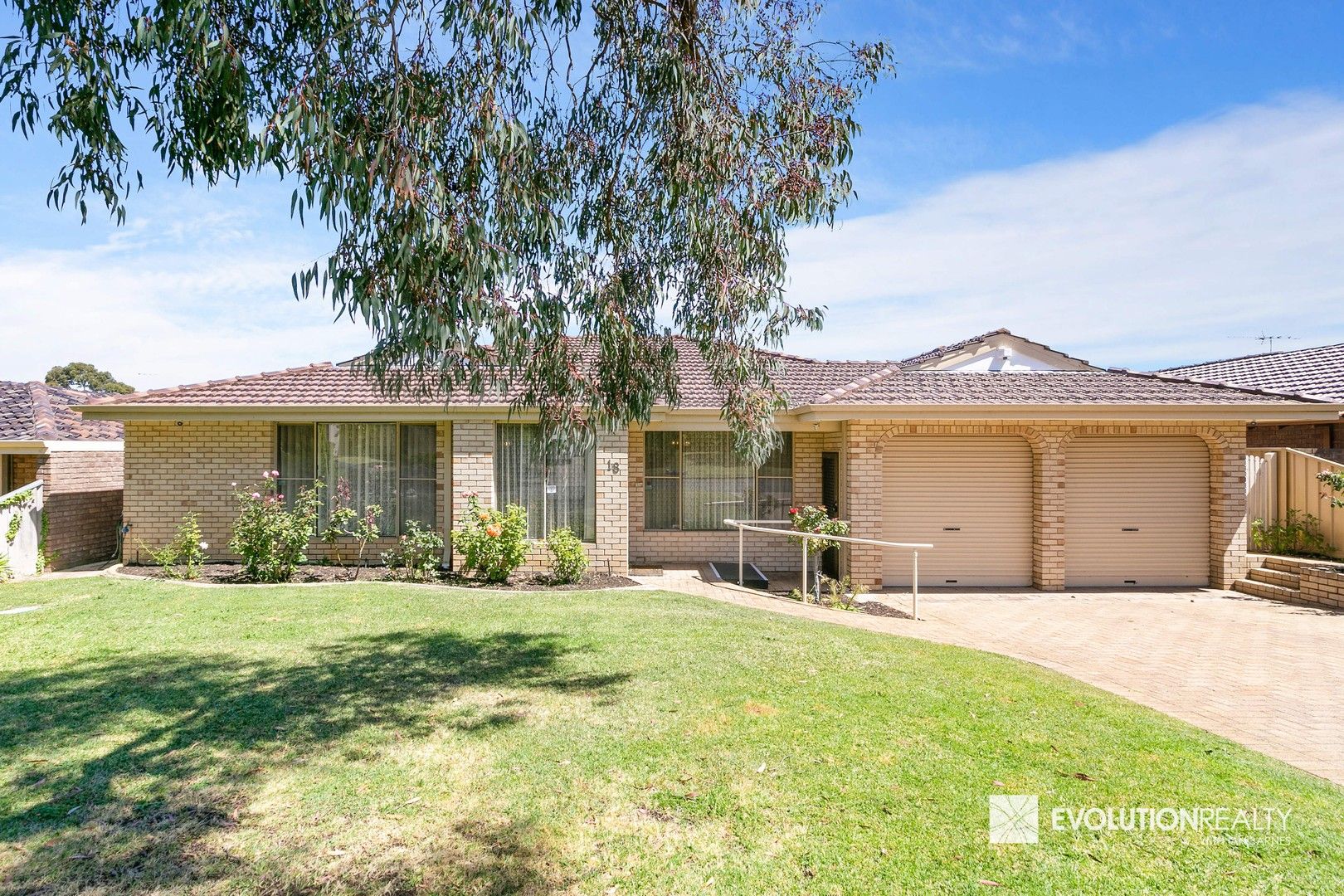 4 bedrooms House in 18 Billings Way WINTHROP WA, 6150