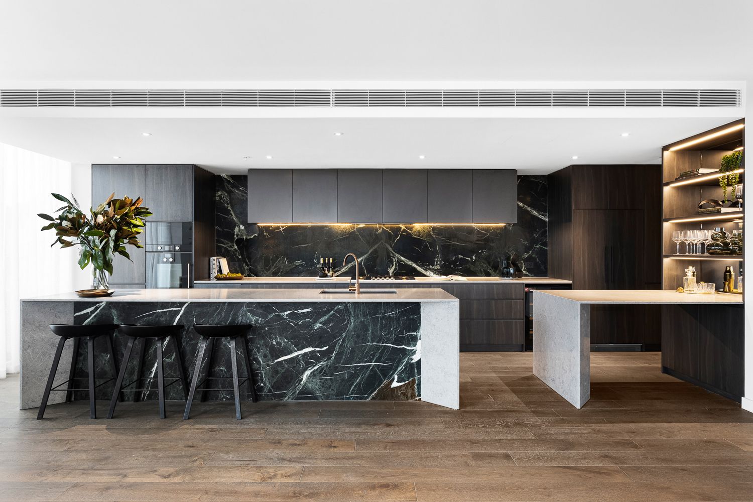 4 bedrooms Apartment / Unit / Flat in 202/890 Toorak Rd CAMBERWELL VIC, 3124