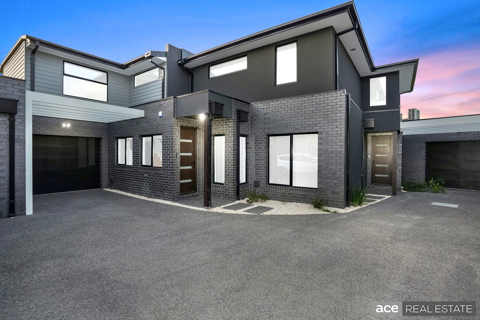 3 bedrooms House in 2/77 waters drive SEAHOLME VIC, 3018