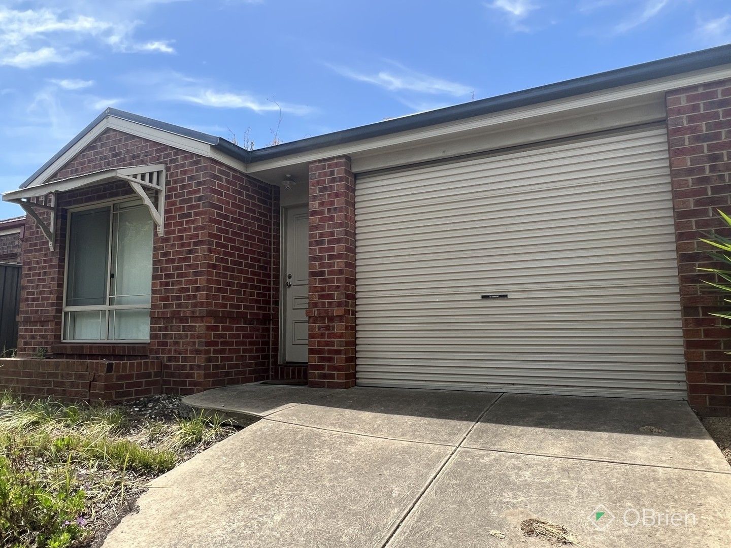 3 bedrooms House in 10 Blowering Street MANOR LAKES VIC, 3024