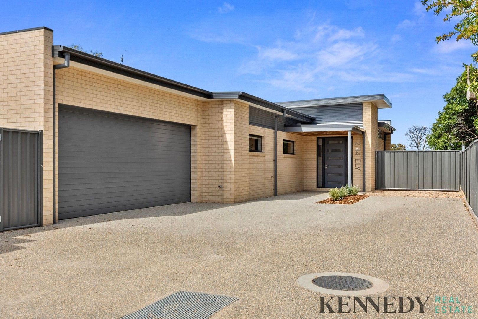 4 bedrooms Townhouse in 2/44 Ely Street YARRAWONGA VIC, 3730