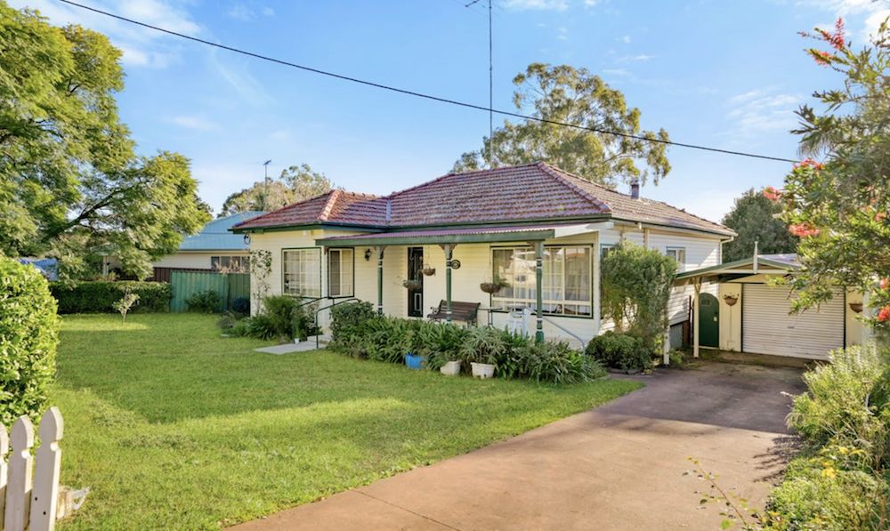 3 bedrooms House in 46 Farnsworth Avenue CAMPBELLTOWN NSW, 2560
