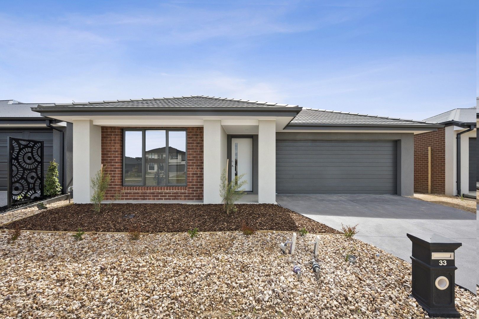 4 bedrooms House in 33 Devereux Way CHARLEMONT VIC, 3217