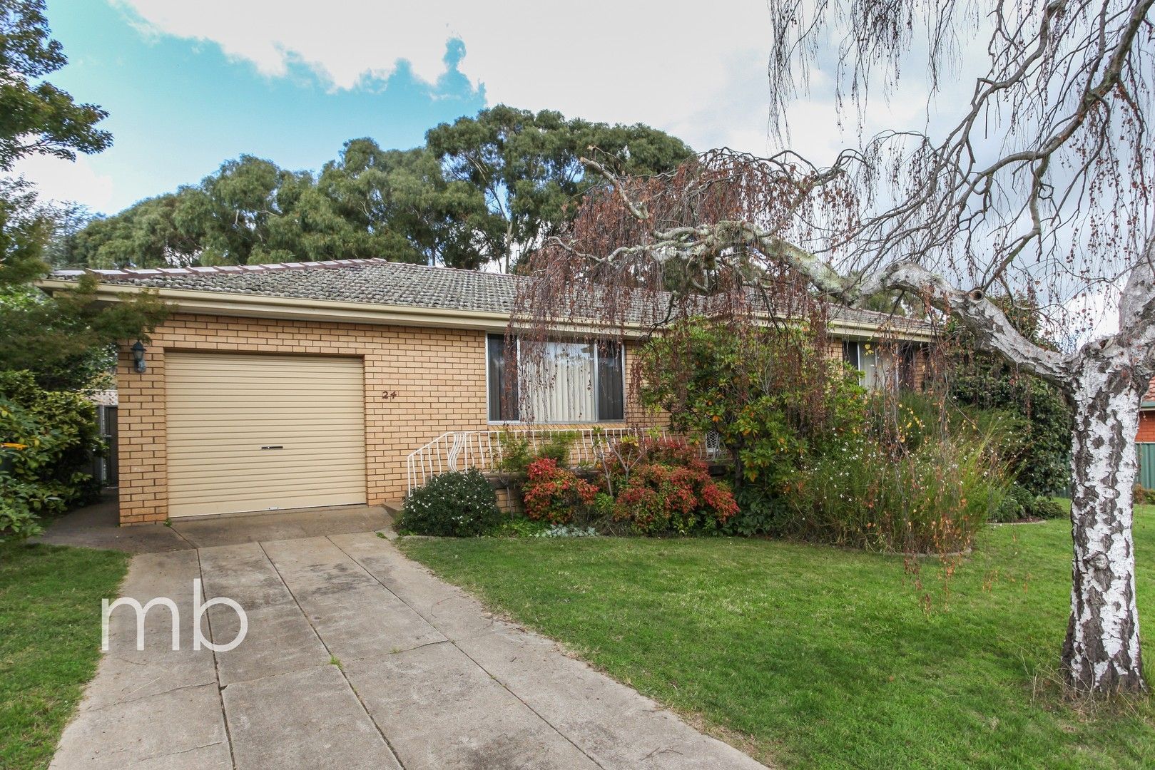 3 bedrooms House in 24 Alkira Way ORANGE NSW, 2800