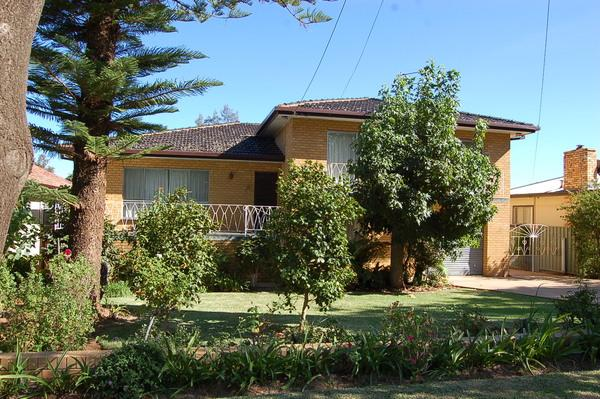 10 Thorby Crescent, Griffith NSW 2680