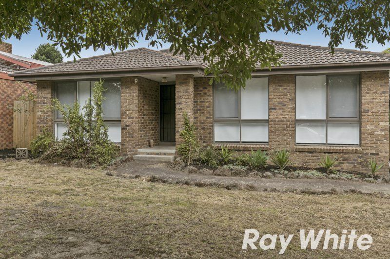 3 bedrooms House in 15 Lansell Court ROWVILLE VIC, 3178