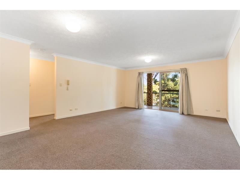 2 bedrooms House in 1/15 Finney Road INDOOROOPILLY QLD, 4068
