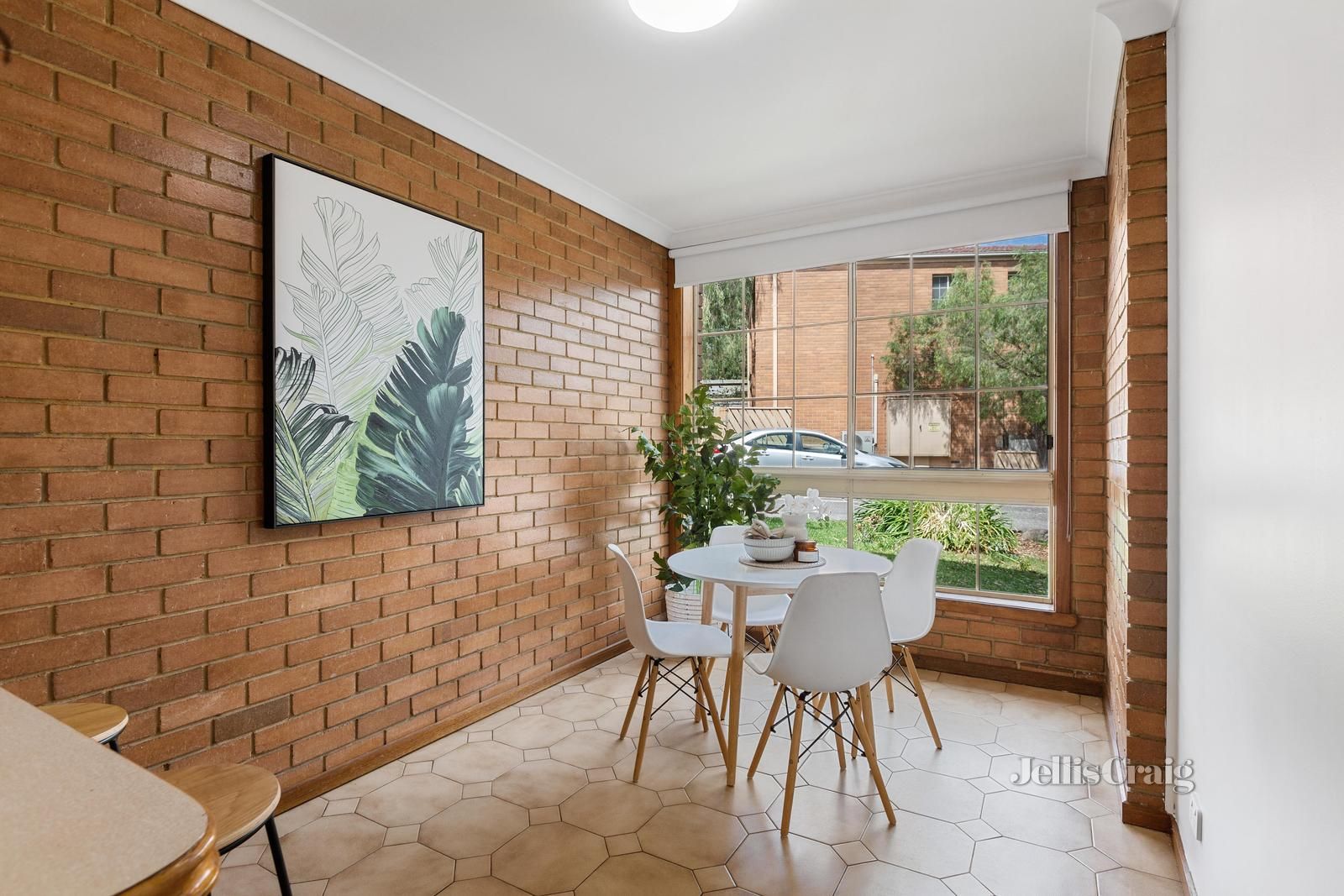 2/219-223 Mahoneys Road, Forest Hill VIC 3131, Image 2