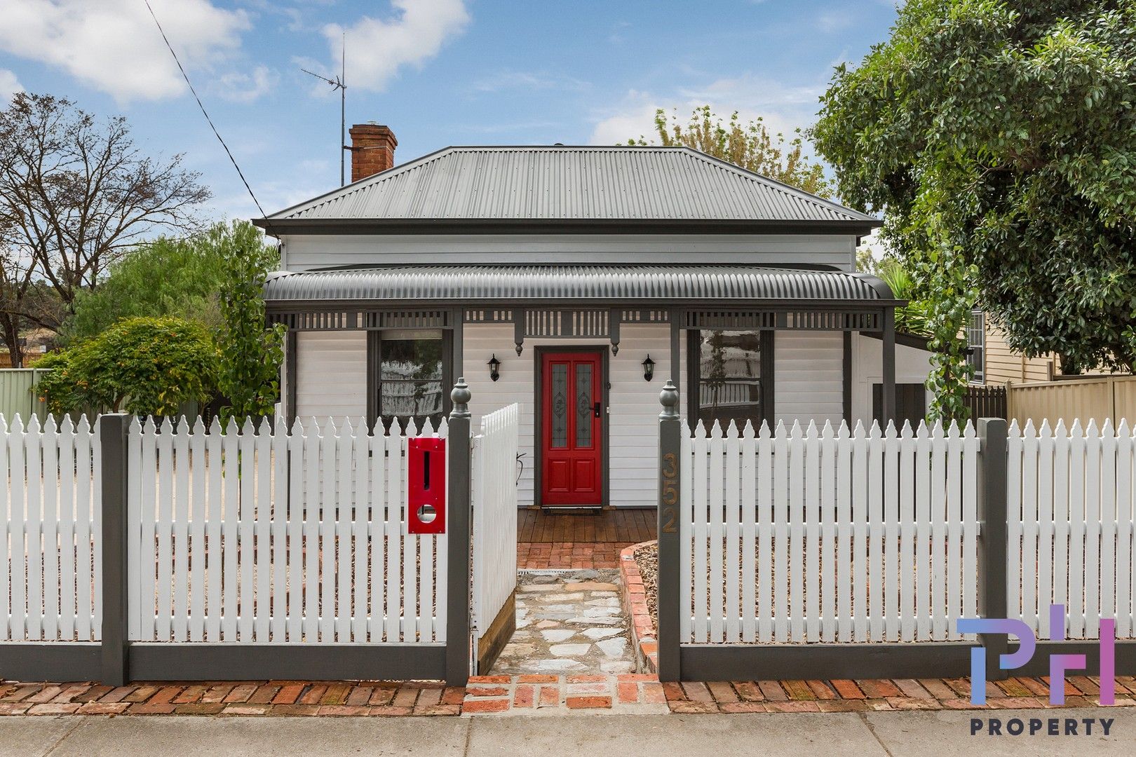 352 High Street, Golden Square VIC 3555 Domain