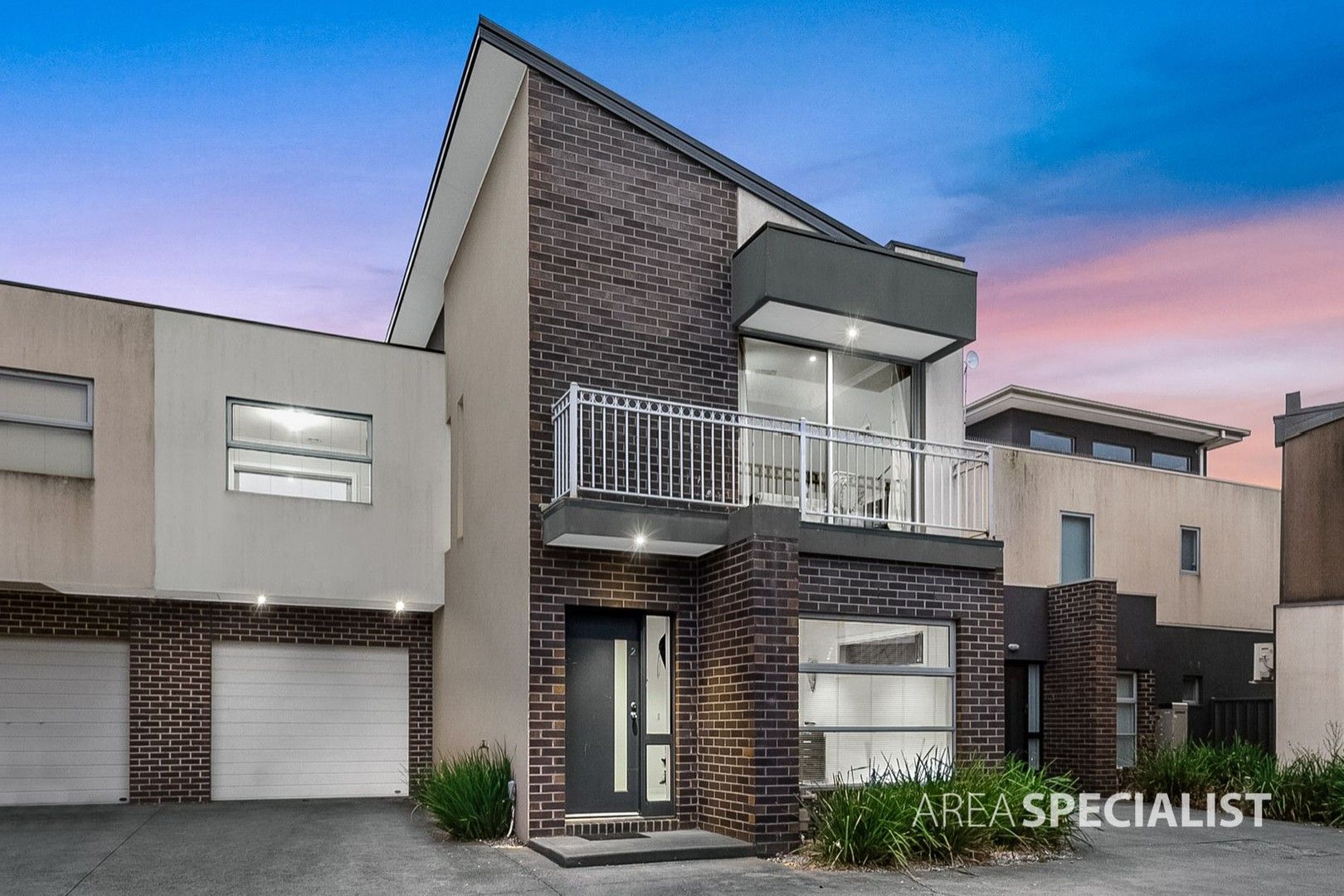 2/1 Dargi Green, Caroline Springs VIC 3023, Image 1