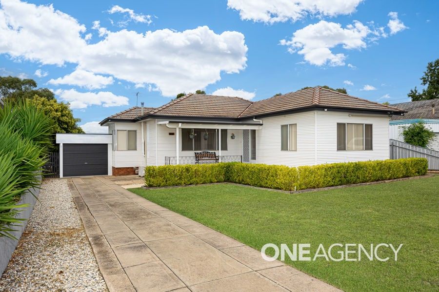 64 TICHBORNE CRESCENT, Kooringal NSW 2650, Image 0