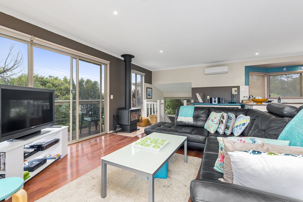 3/9 Great Ocean Road, Marengo VIC 3233, Image 2