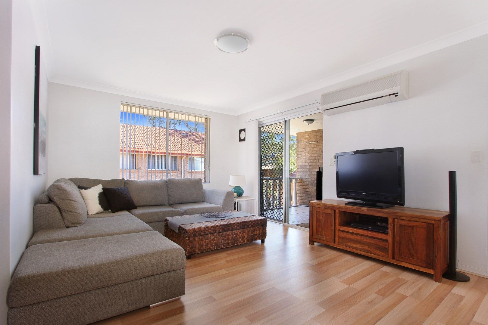 2 bedrooms Apartment / Unit / Flat in 11/21 Heaslip Street CONISTON NSW, 2500