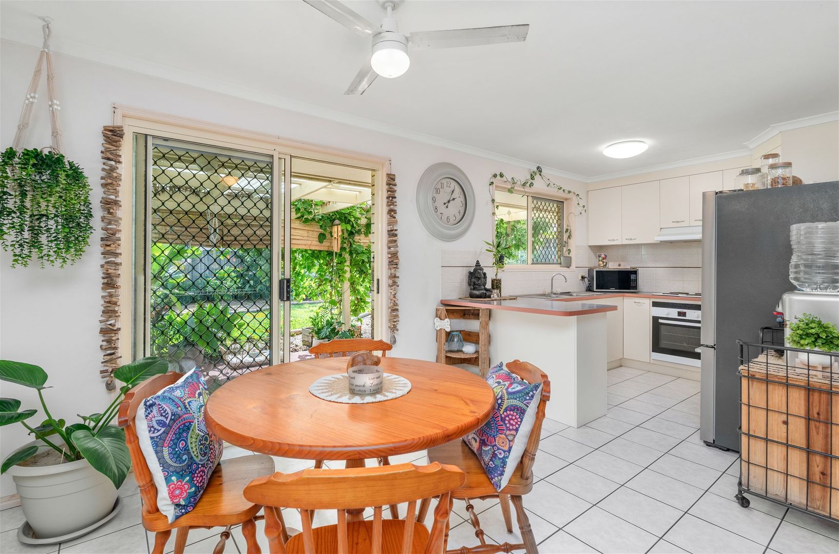 8 Harvard Place, Urraween QLD 4655, Image 2