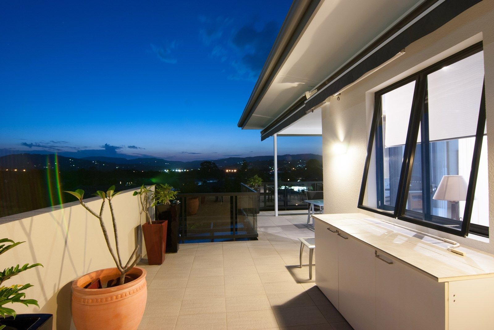 27/310 Easthill Drive, The Glades-"GLASSWING PENTHOUSE", Robina QLD 4226, Image 2