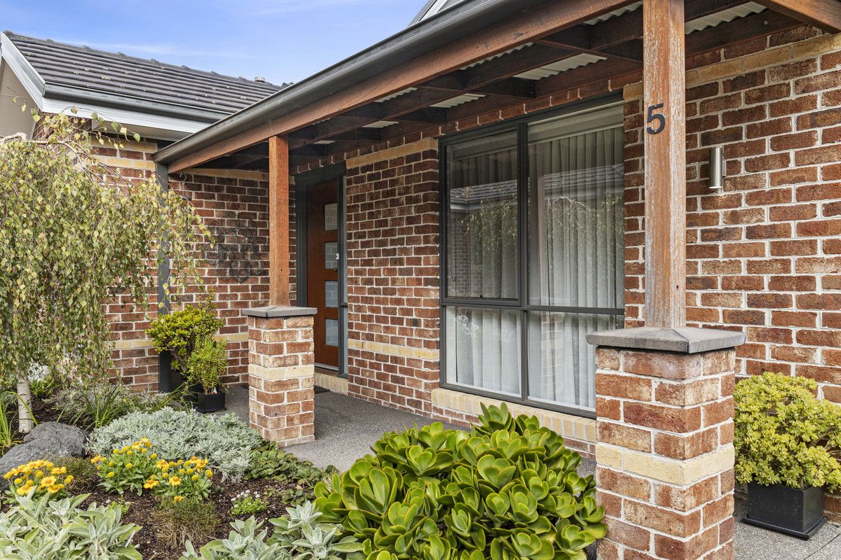 5/104 Station Road, Gisborne VIC 3437, Image 0