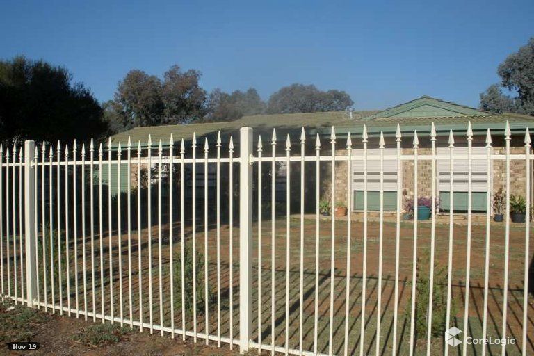 3 bedrooms House in 15 Cowan Drive POORAKA SA, 5095