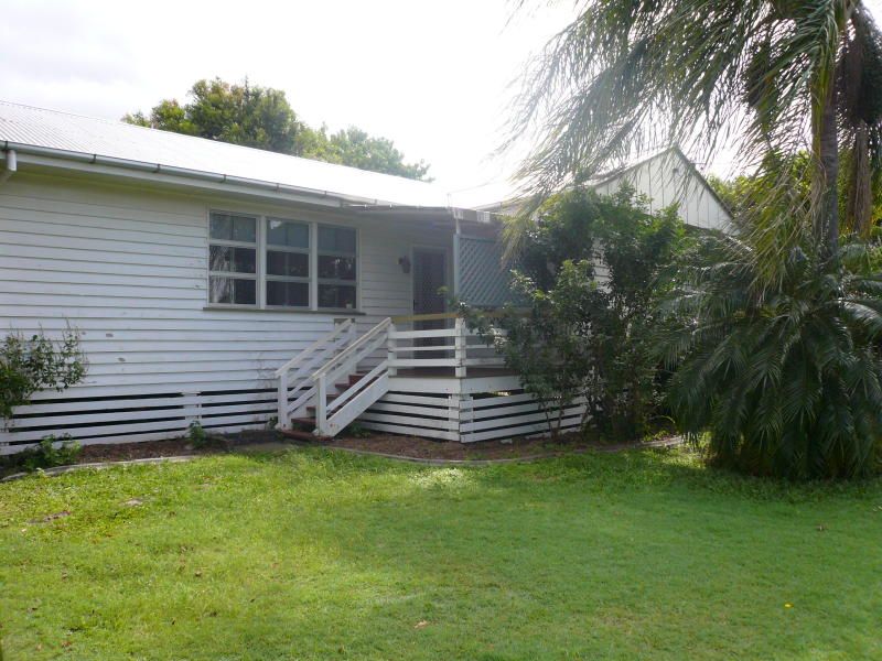 2 bedrooms House in 7 Dunkirk Street SVENSSON HEIGHTS QLD, 4670