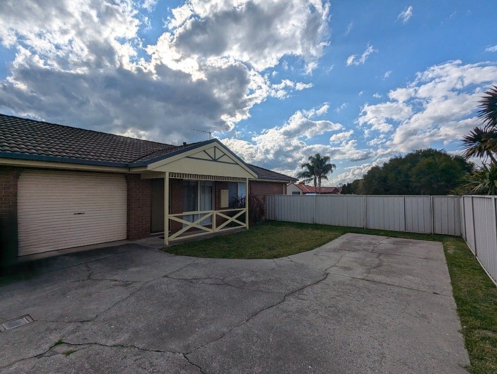 2 bedrooms Apartment / Unit / Flat in 2/24 Edinburgh Circuit WODONGA VIC, 3690