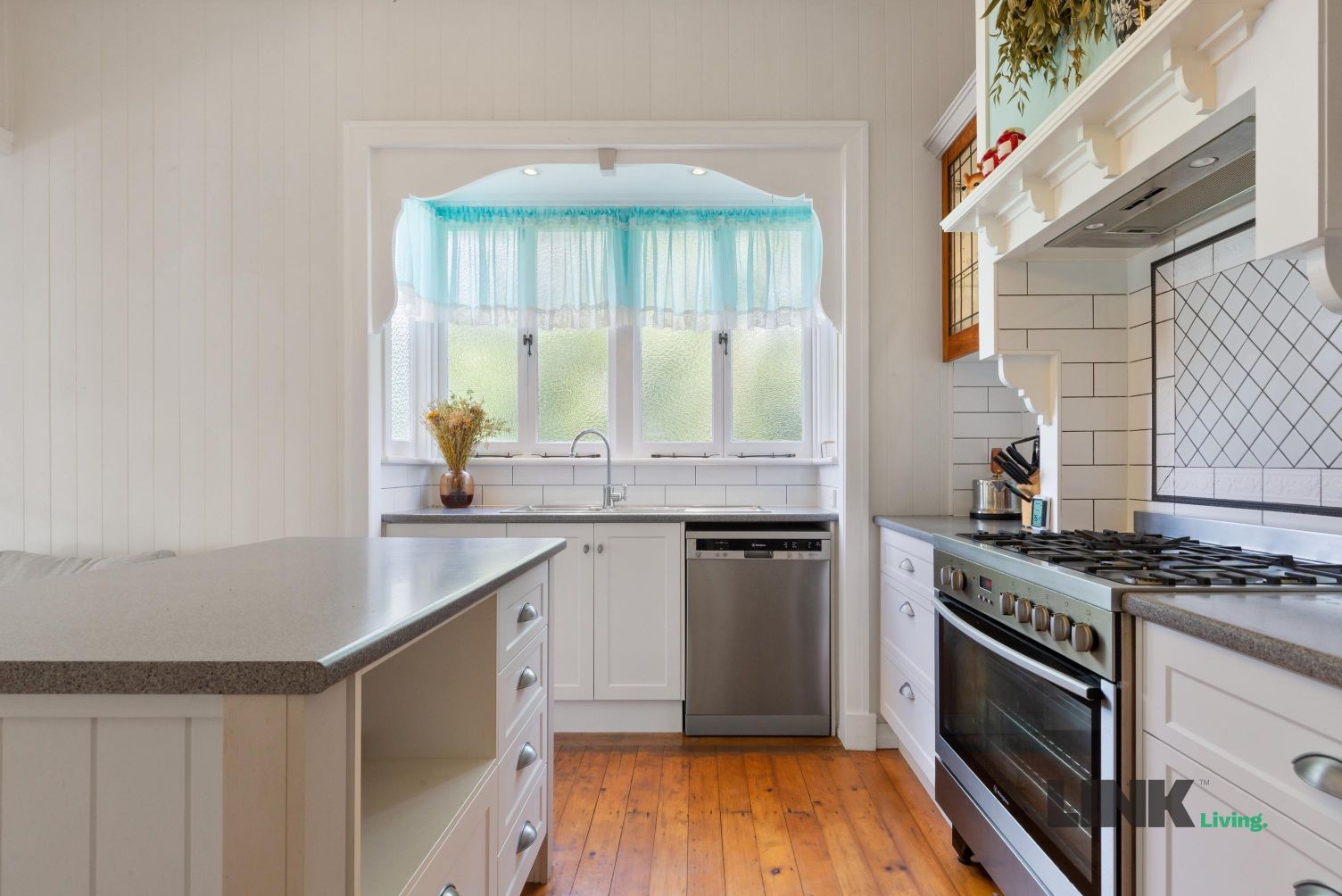 3 bedrooms House in 17 WATERWORKS ROAD NORTH IPSWICH QLD, 4305