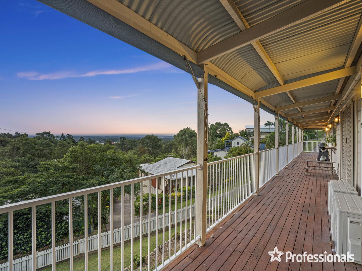 22 Valerie Close, Edens Landing QLD 4207, Image 2