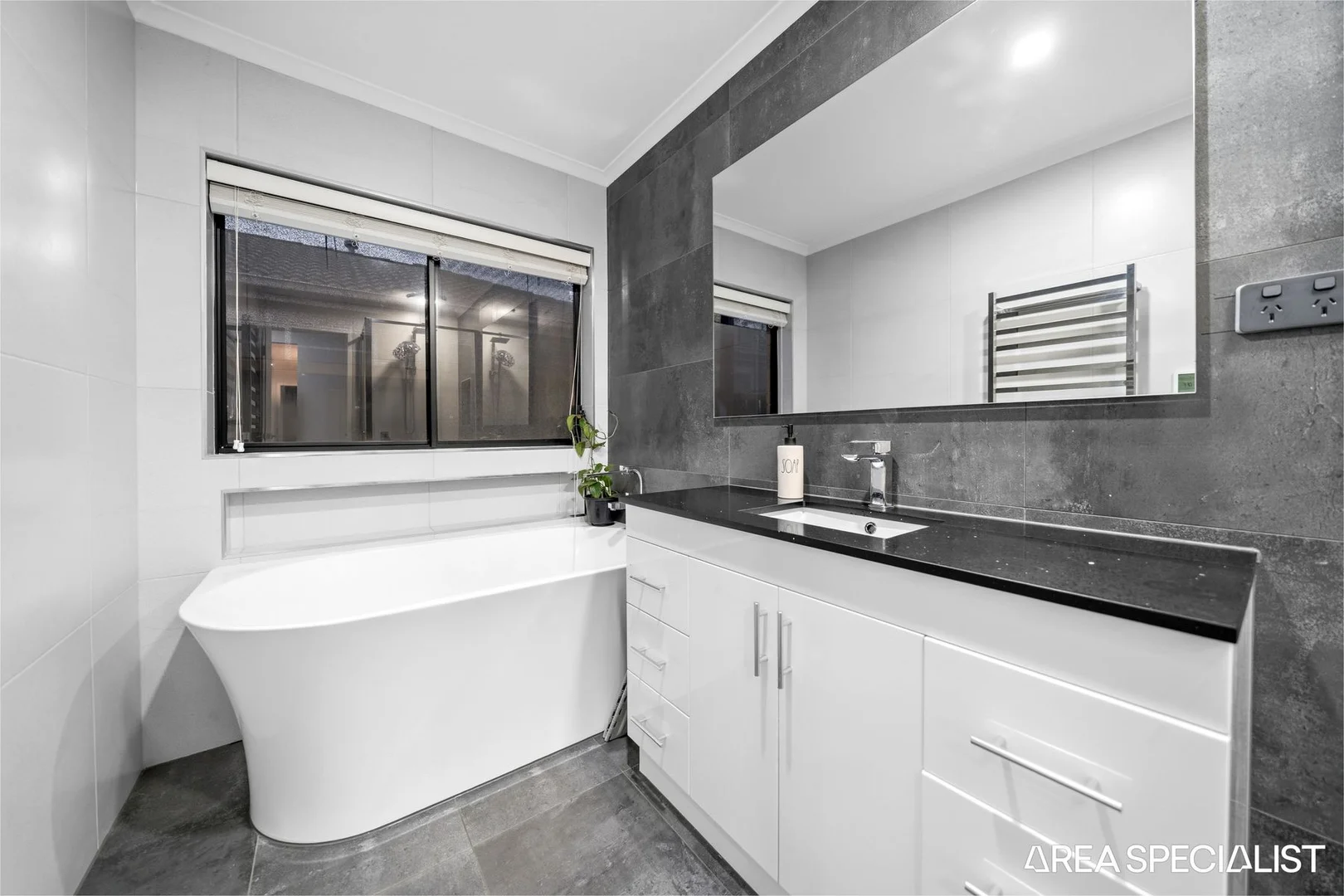 Additional image 17 of 12 Essex Court, Cranbourne East VIC 3977