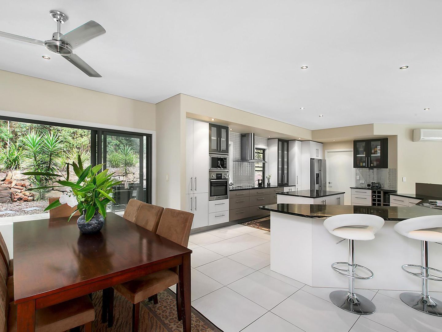 129 Glenfinnan Court, Forest Glen QLD 4556, Image 2