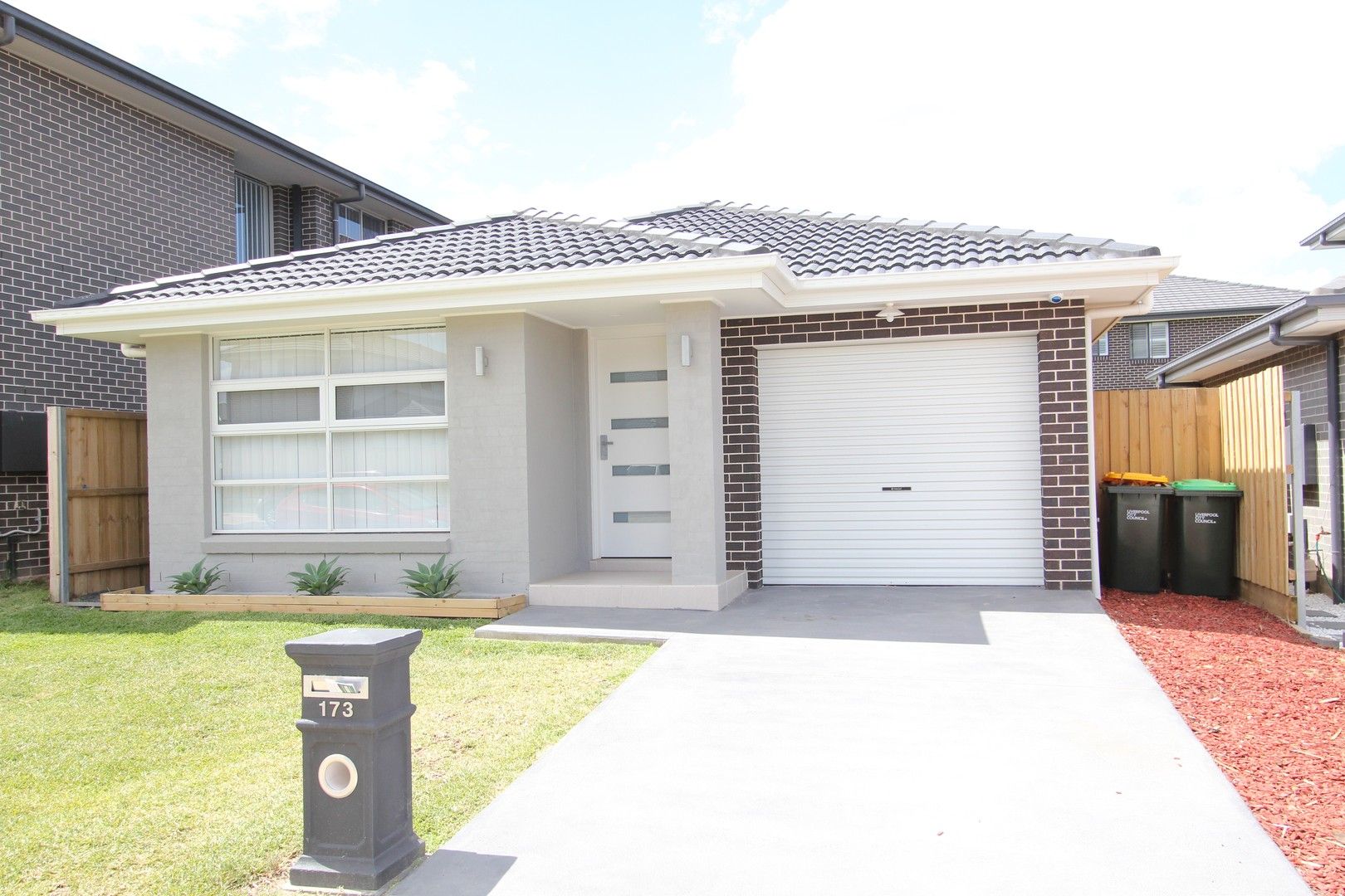 4 bedrooms House in 173 Dalmatia Avenue EDMONDSON PARK NSW, 2174
