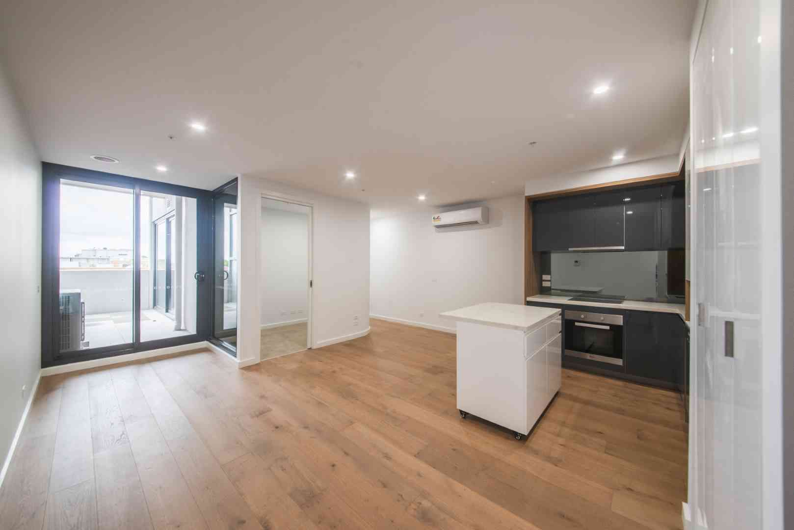 1 bedrooms Apartment / Unit / Flat in 205/59-63 Warrigal Road HUGHESDALE VIC, 3166