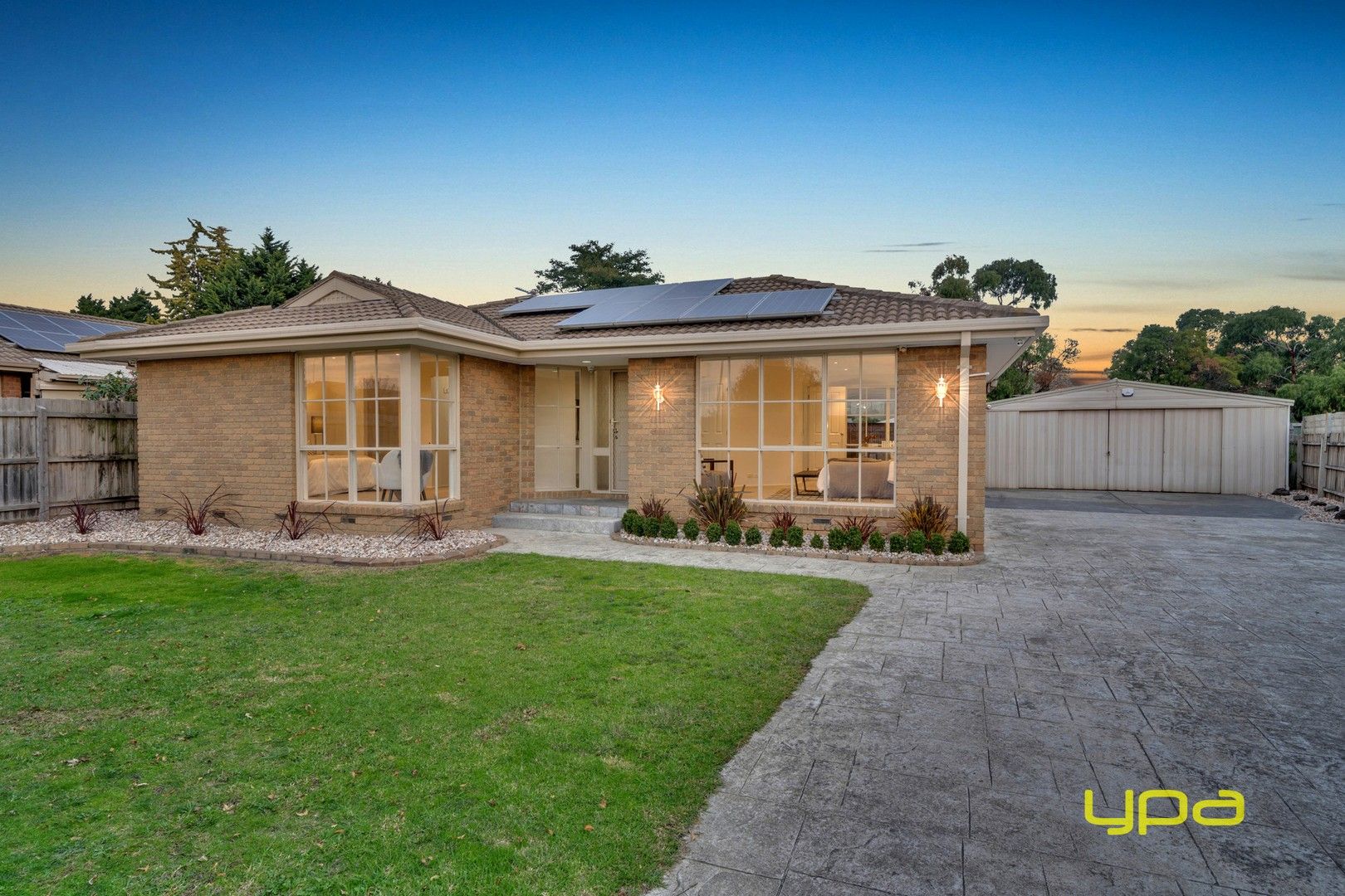 4 bedrooms House in 4 Hoya Court CRANBOURNE NORTH VIC, 3977