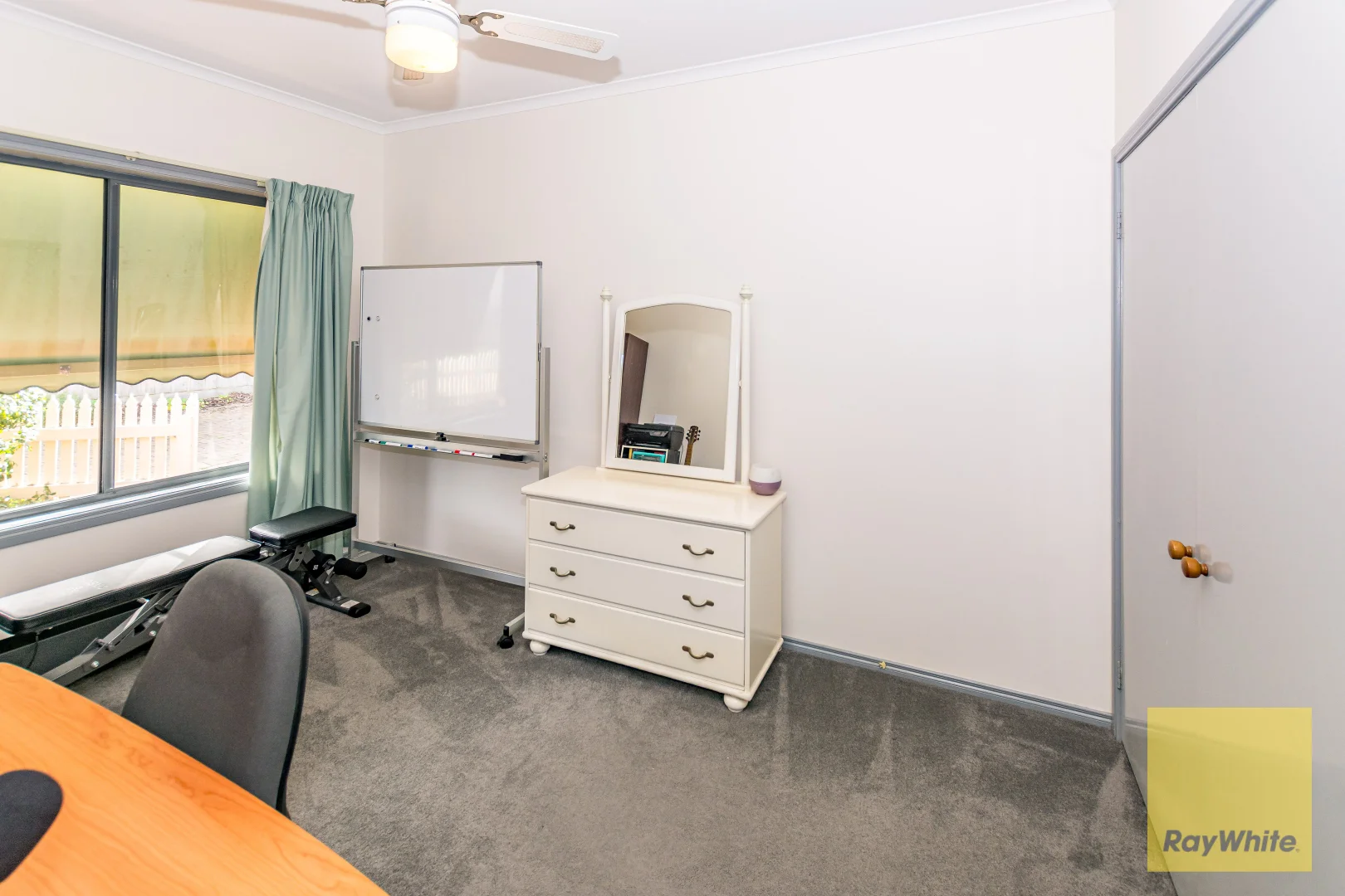 Additional image 7 of Foster VIC 3960