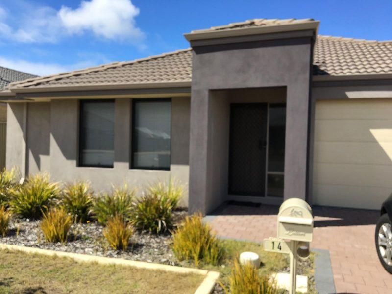 4 bedrooms House in 14 Dutton Gardens SOUTH YUNDERUP WA, 6208
