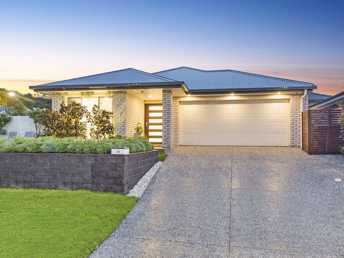 4 bedrooms House in 19 Ludlow ORMEAU HILLS QLD, 4208