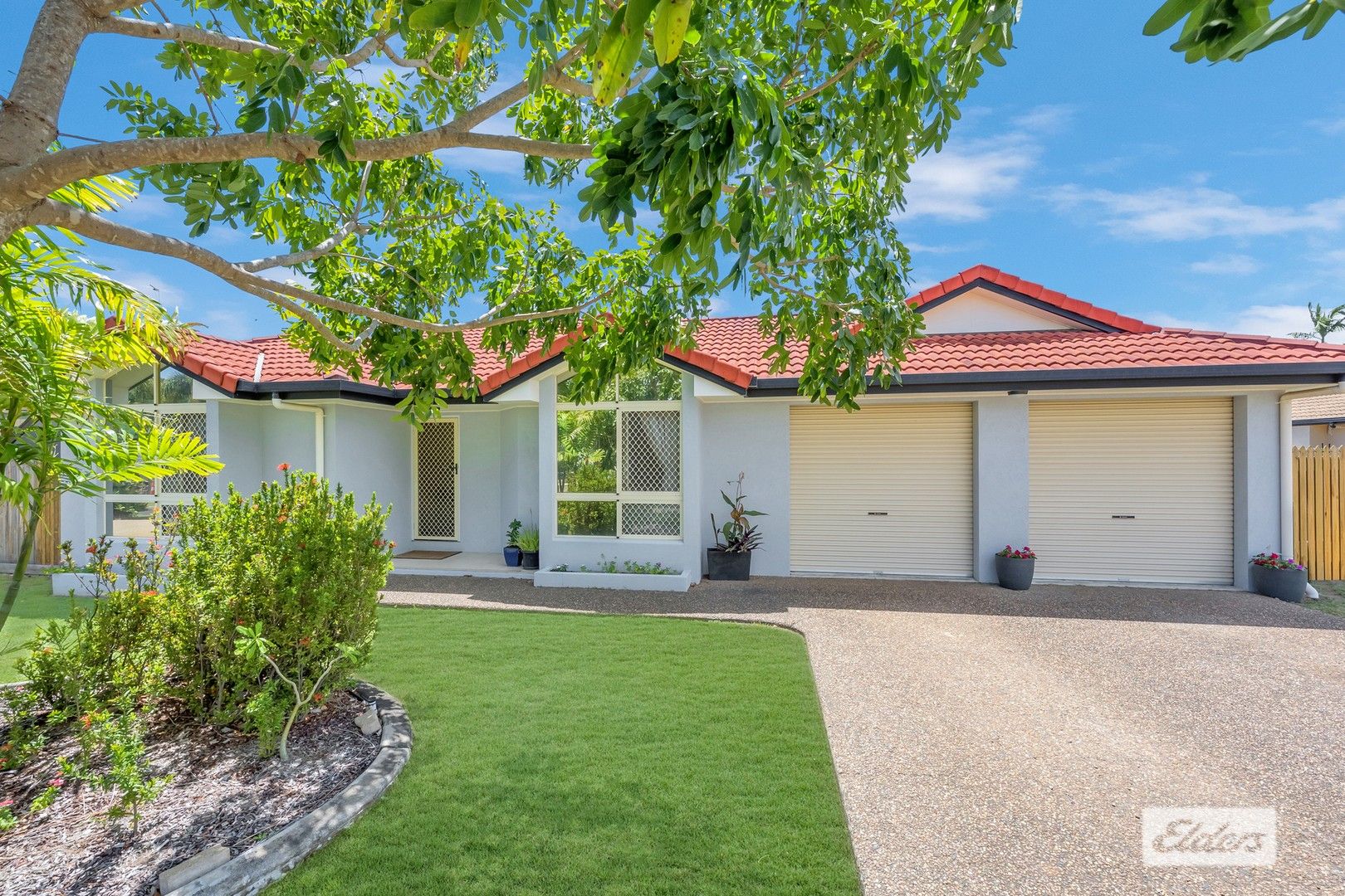 4 bedrooms House in 49 Glendale Drive ANNANDALE QLD, 4814