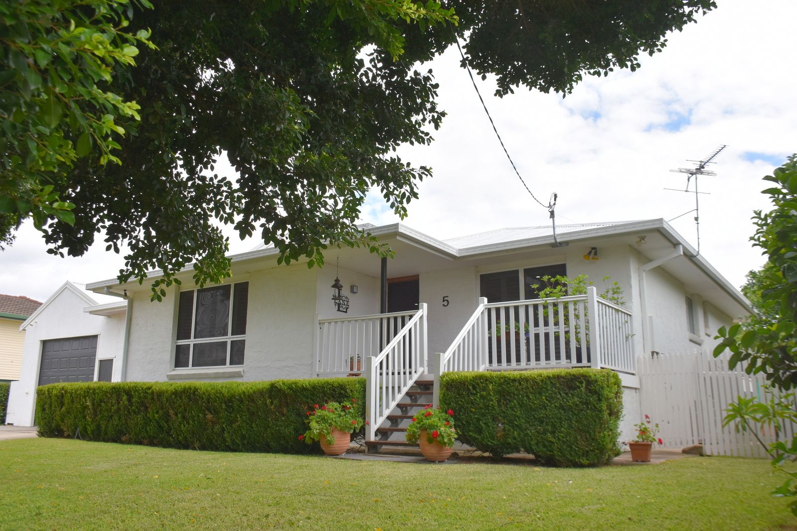 5 Robertson Avenue, Moree Property History & Address Research Domain