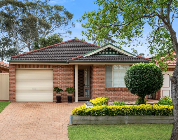 25 Paroo Court, Wattle Grove NSW 2173