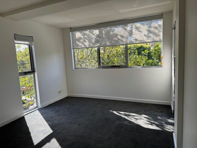 2 bedrooms Apartment / Unit / Flat in 1/542 Hawthorn Road CAULFIELD SOUTH VIC, 3162