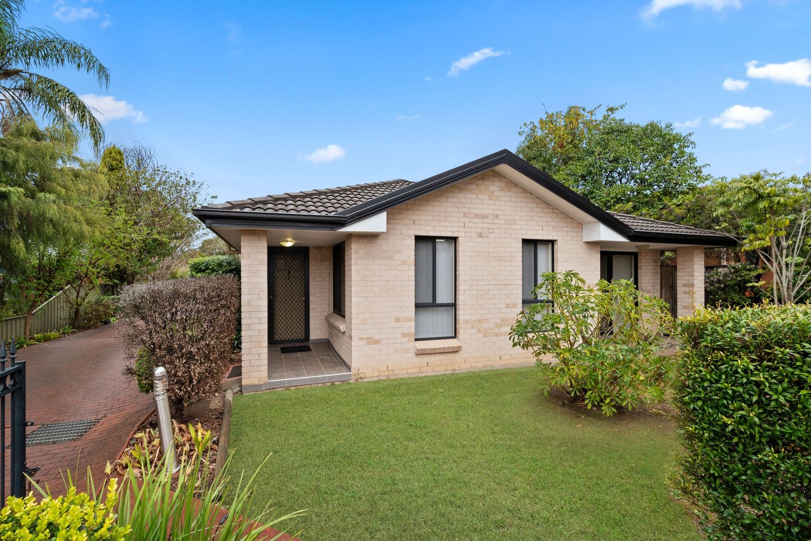 1/81 Parliament Road, Macquarie Fields NSW 2564, Image 0