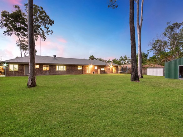 24 Queens Park Circuit, Oxenford QLD 4210