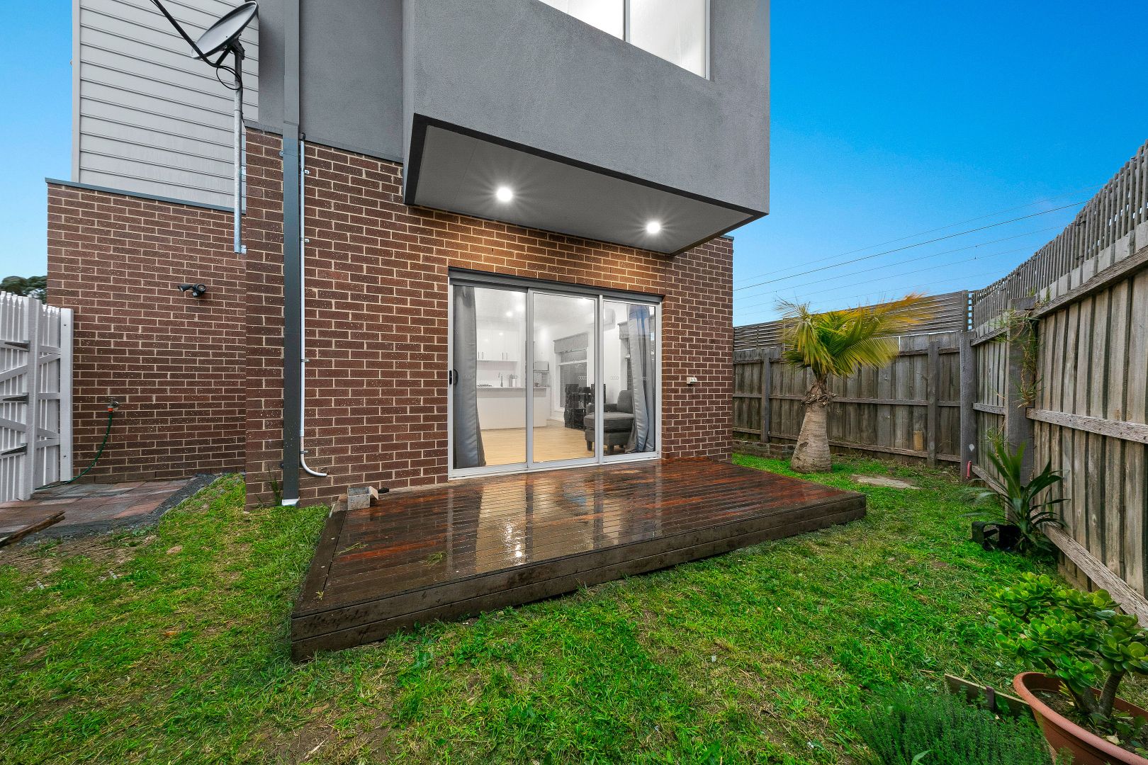 2/4 Haven Court, Cranbourne VIC 3977, Image 1