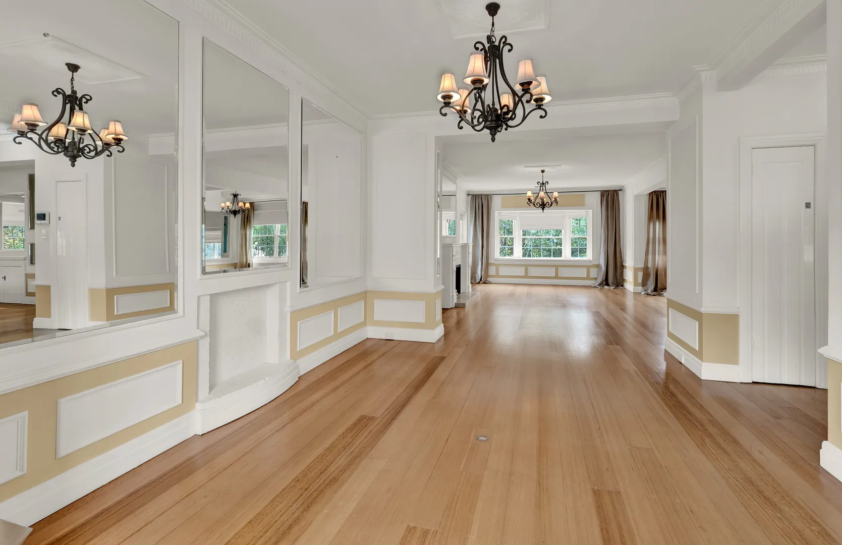 Unique English Toorak Apartment - View 6
