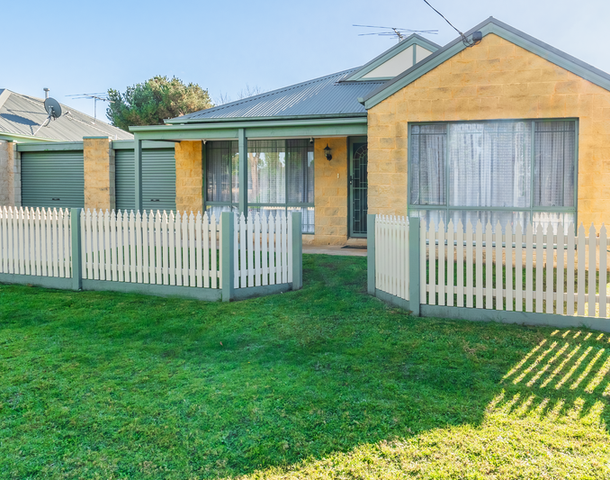 2B Worwong Avenue, Somerville VIC 3912