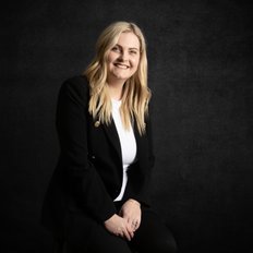 Simone Garratt, Sales representative