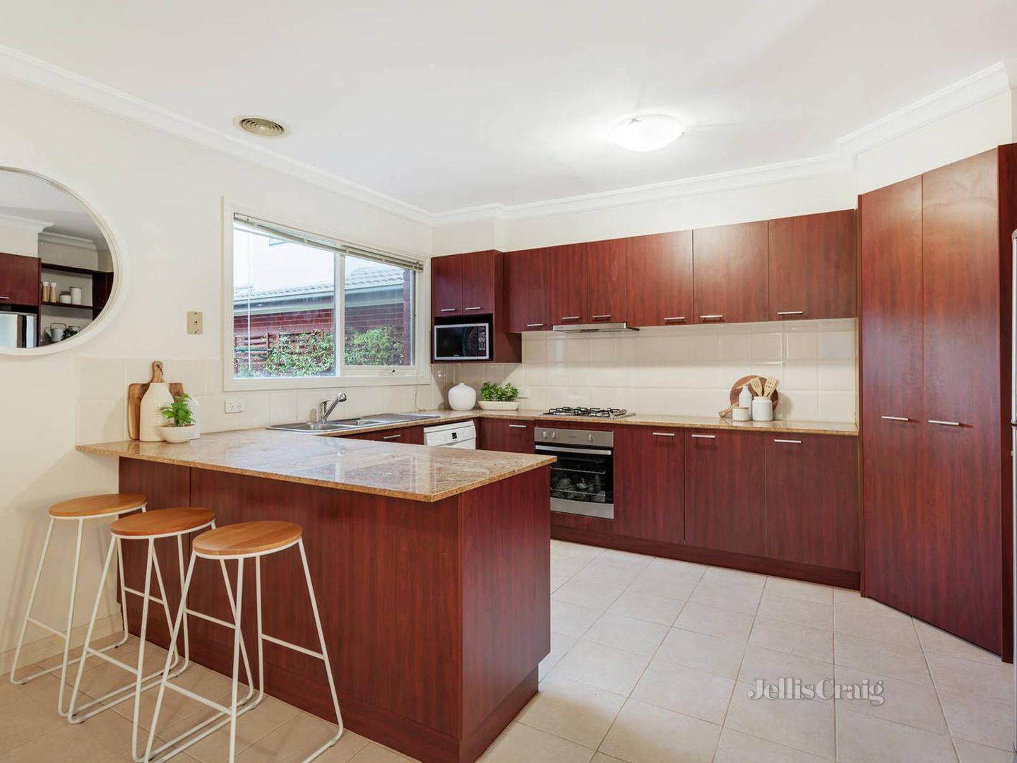 1/31 Linden Street, Blackburn VIC 3130, Image 2