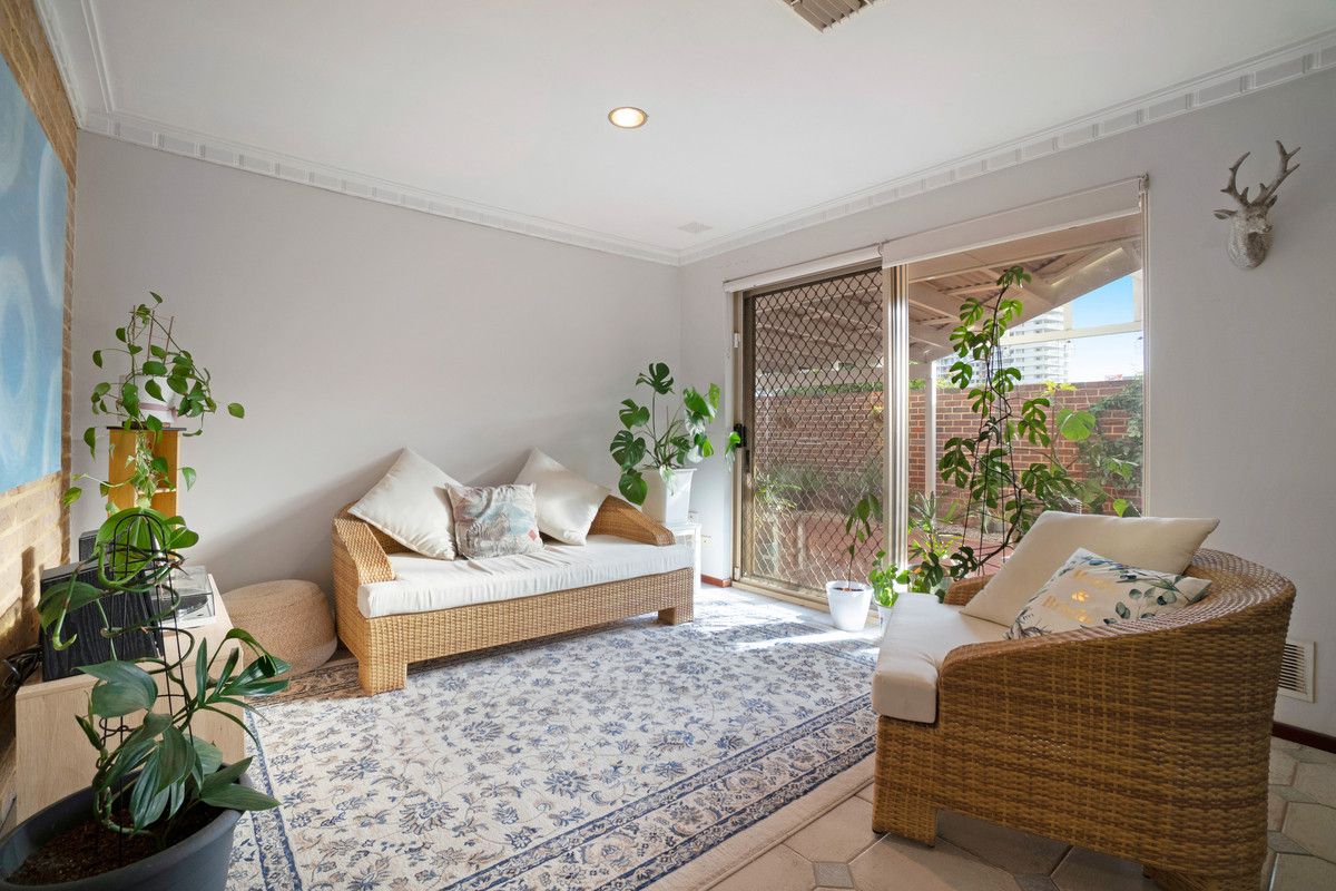 3 bedrooms House in 11b Maple Street LATHLAIN WA, 6100